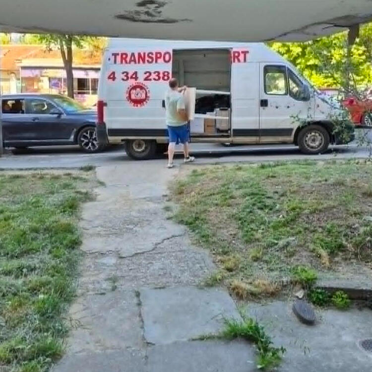 Ne brinite ovako vozimo na AI Kombi prevoz selidbe Beograd