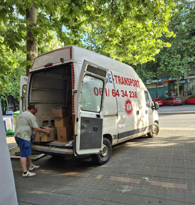 Ne brinite ovako vozimo na AI Kombi prevoz selidbe Beograd